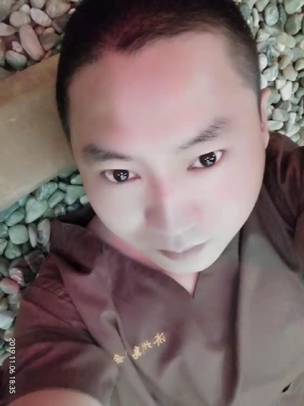 红枫叶的第一张照片--辽宁中老年相亲网
