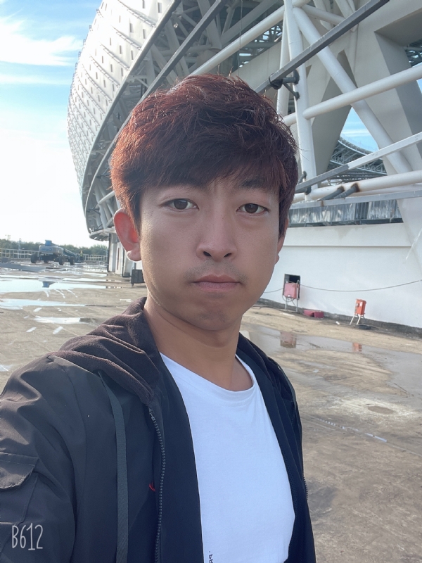 绅士大男孩的第一张照片--辽宁中老年相亲网